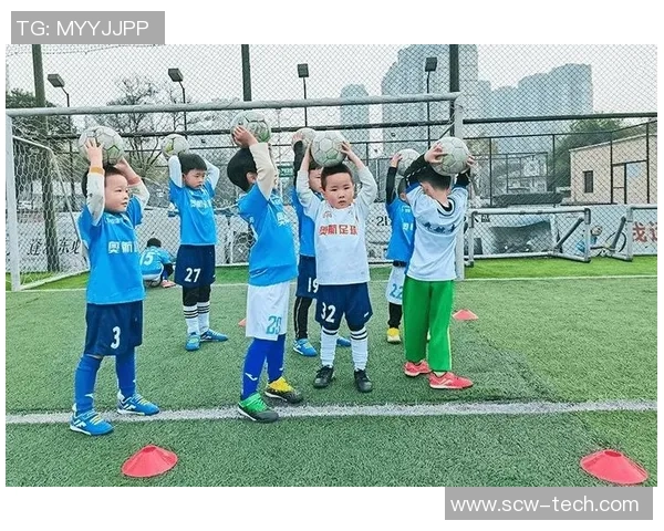 绿草足球的魅力与激情探索青少年成长与团队精神的完美结合